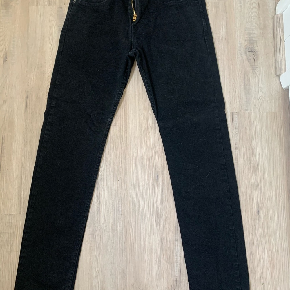Levi’s black jeans